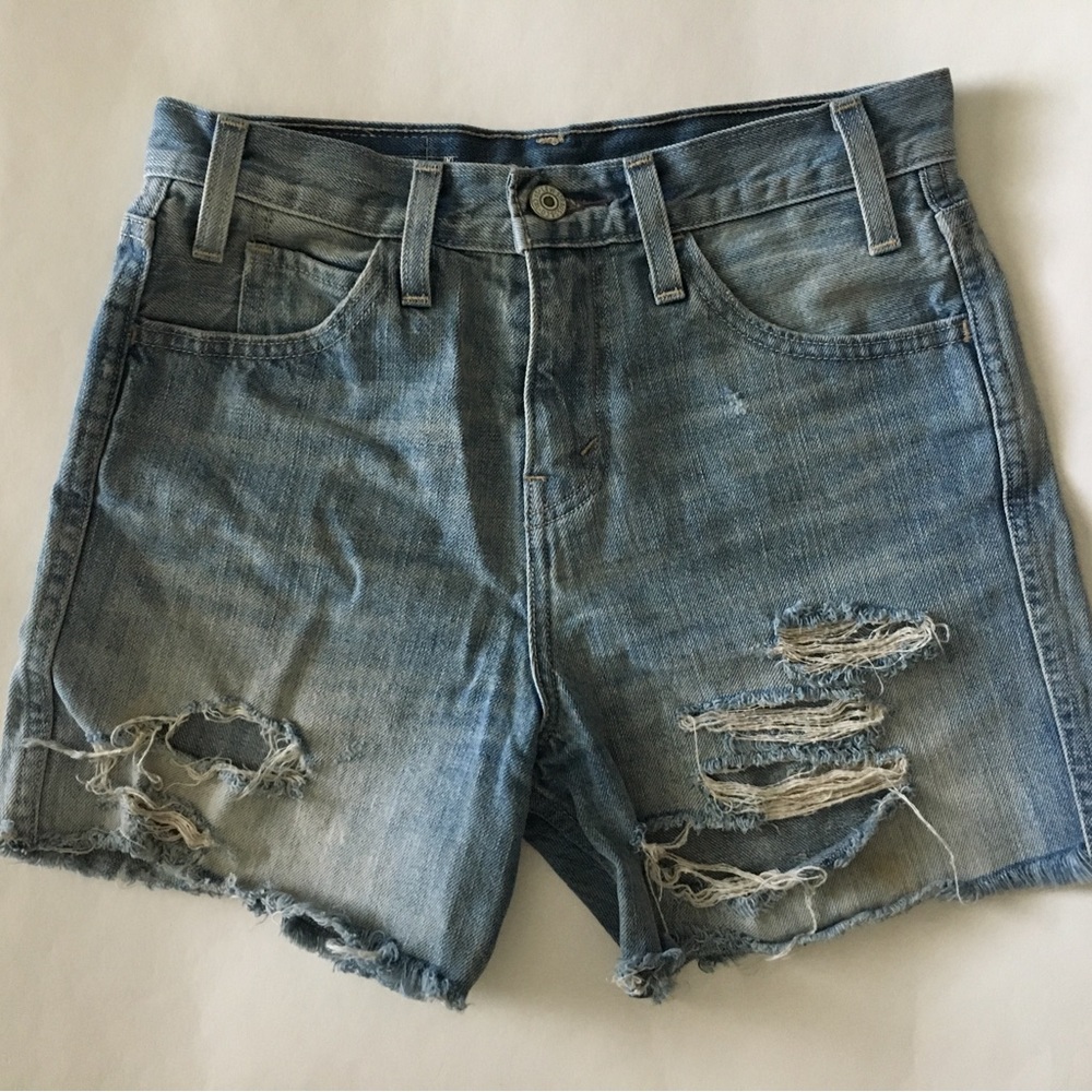 Levi’s Denim Shorts 🩳
